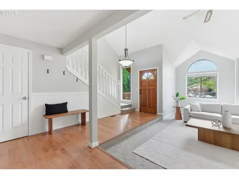 5585 NW Peregrine Place Portland OR 97229