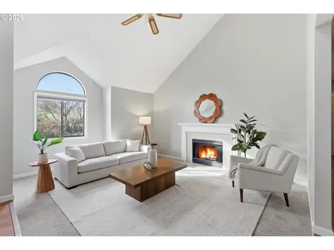 5585 NW Peregrine Place Portland OR 97229