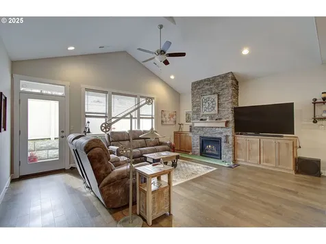 1617 NE 173rd Way Ridgefield WA 98642
