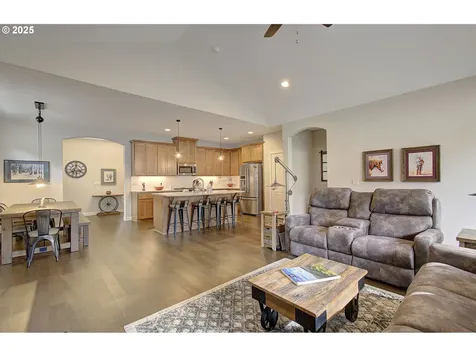 1617 NE 173rd Way Ridgefield WA 98642