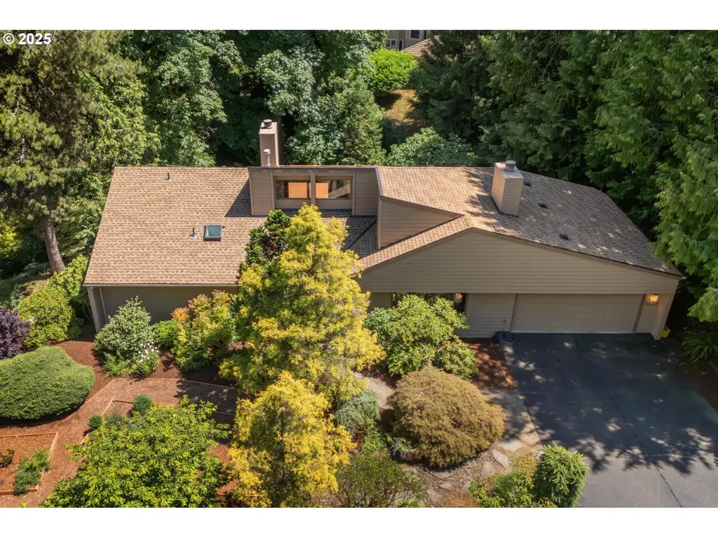 1320 SW Kari Lane Portland OR 97219
