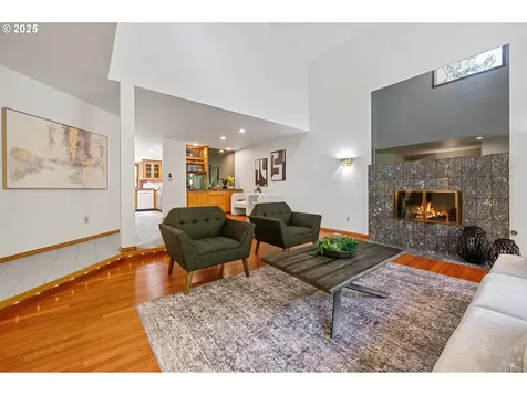 1320 SW Kari Lane Portland OR 97219