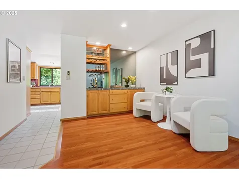 1320 SW Kari Lane Portland OR 97219