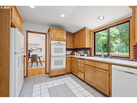 1320 SW Kari Lane Portland OR 97219