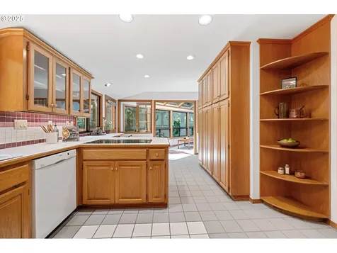 1320 SW Kari Lane Portland OR 97219