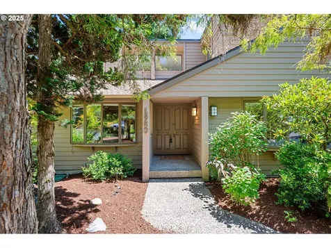 1320 SW Kari Lane Portland OR 97219