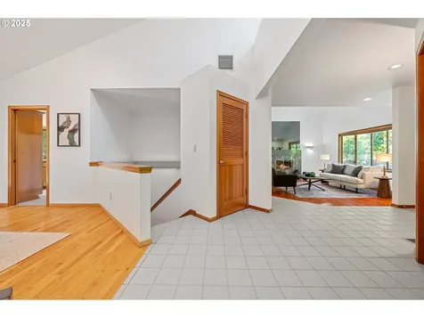 1320 SW Kari Lane Portland OR 97219