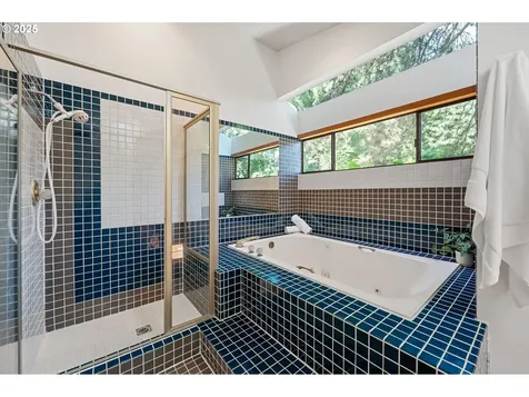 1320 SW Kari Lane Portland OR 97219