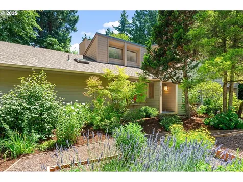 1320 SW Kari Lane Portland OR 97219