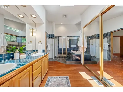 1320 SW Kari Lane Portland OR 97219