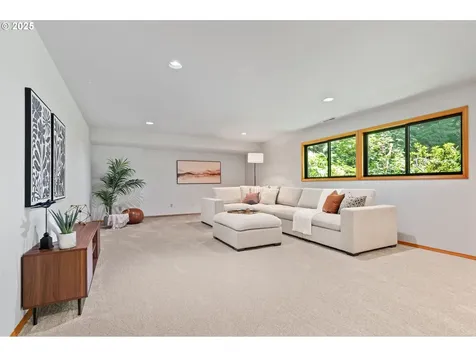 1320 SW Kari Lane Portland OR 97219
