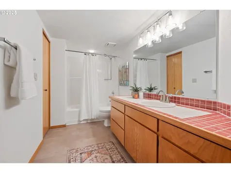 1320 SW Kari Lane Portland OR 97219