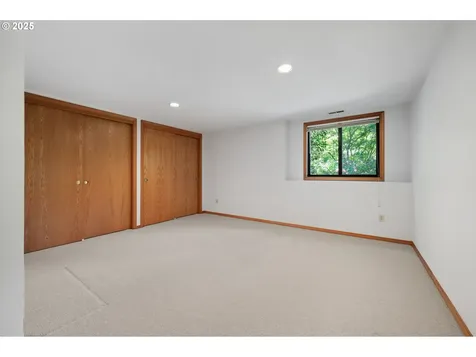 1320 SW Kari Lane Portland OR 97219