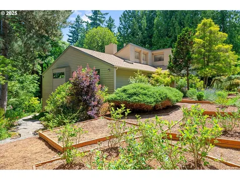 1320 SW Kari Lane Portland OR 97219