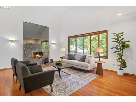 1320 SW Kari Lane Portland OR 97219
