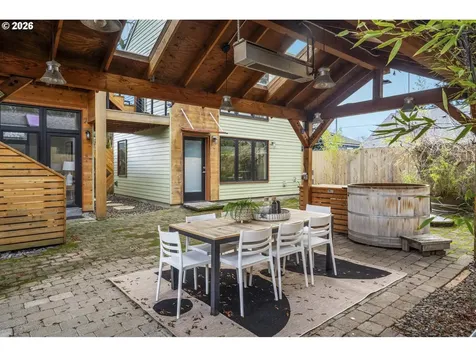 7135 N Delaware Avenue Portland OR 97217
