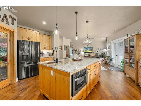 121 Wild Goose Lane Roseburg OR 97470