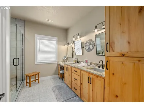 121 Wild Goose Lane Roseburg OR 97470