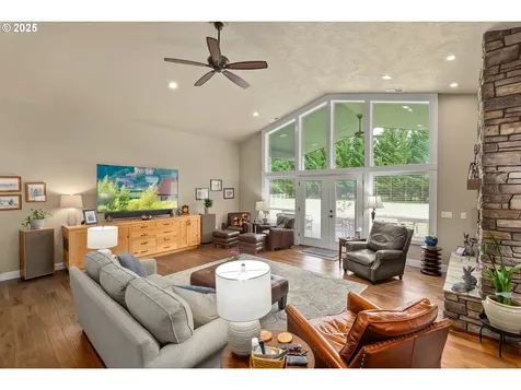 121 Wild Goose Lane Roseburg OR 97470