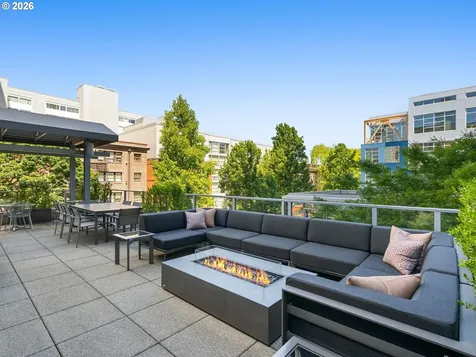 1221 SW 10th Avenue Portland OR 97205