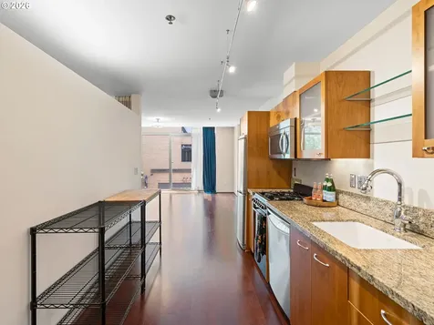 1221 SW 10th Avenue Portland OR 97205