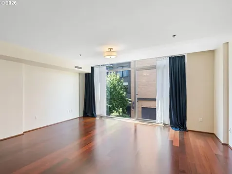 1221 SW 10th Avenue Portland OR 97205