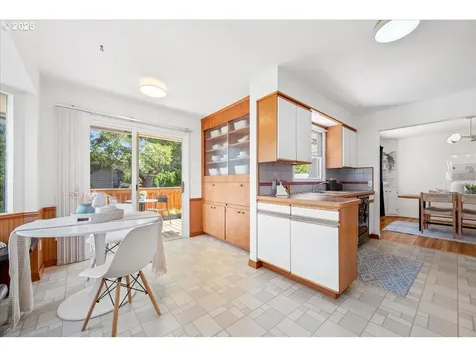 1304 SE 120th Avenue Portland OR 97216