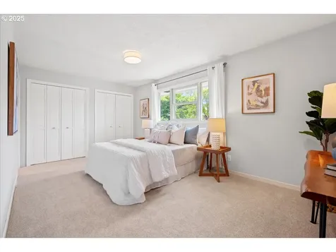 1304 SE 120th Avenue Portland OR 97216