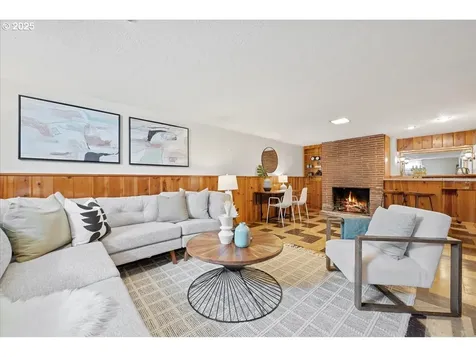 1304 SE 120th Avenue Portland OR 97216