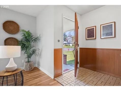 1304 SE 120th Avenue Portland OR 97216