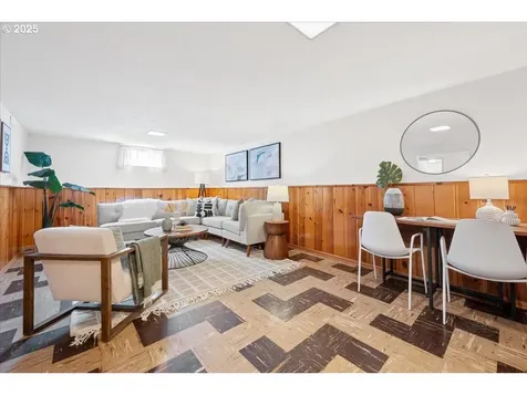 1304 SE 120th Avenue Portland OR 97216