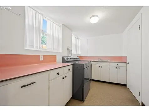 1304 SE 120th Avenue Portland OR 97216
