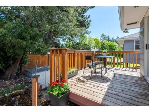 1304 SE 120th Avenue Portland OR 97216