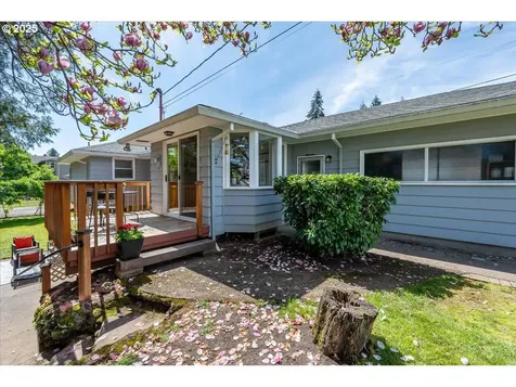 1304 SE 120th Avenue Portland OR 97216