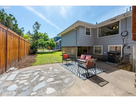 1304 SE 120th Avenue Portland OR 97216