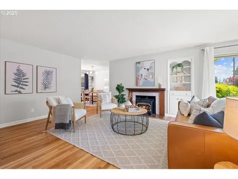 1304 SE 120th Avenue Portland OR 97216