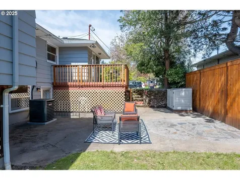 1304 SE 120th Avenue Portland OR 97216