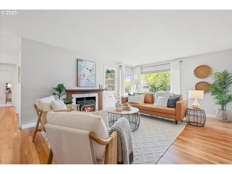 1304 SE 120th Avenue Portland OR 97216