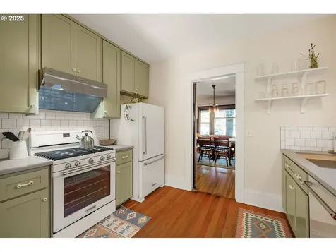 1712 SE 44th Avenue Portland OR 97215