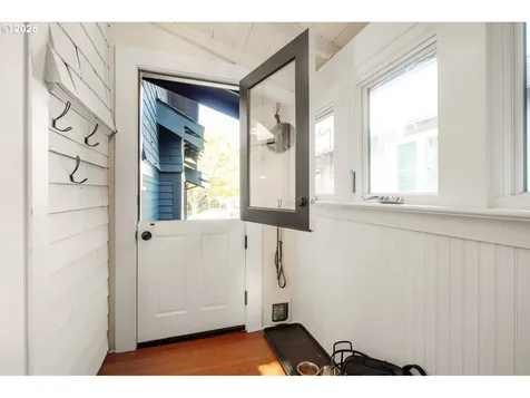 1712 SE 44th Avenue Portland OR 97215
