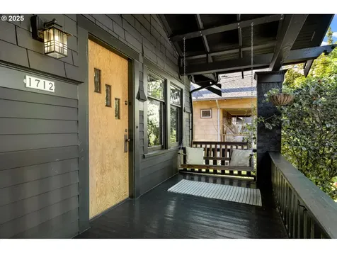 1712 SE 44th Avenue Portland OR 97215