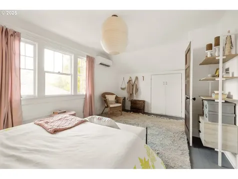 1712 SE 44th Avenue Portland OR 97215