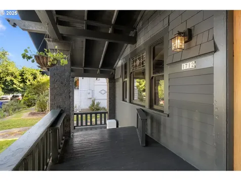 1712 SE 44th Avenue Portland OR 97215