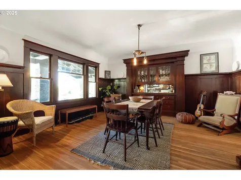 1712 SE 44th Avenue Portland OR 97215