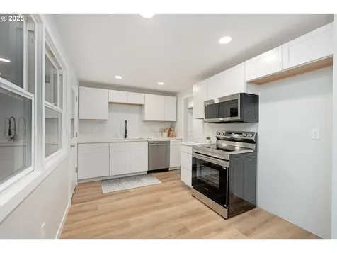 9706 SE Grant Court Portland OR 97216