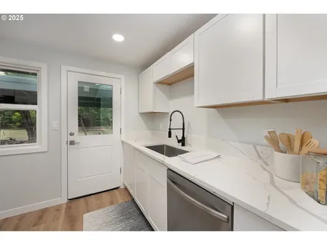 9706 SE Grant Court Portland OR 97216