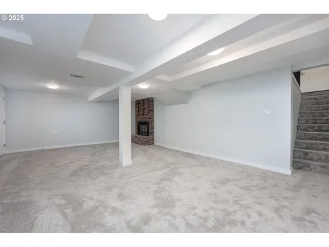 9706 SE Grant Court Portland OR 97216