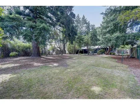 9706 SE Grant Court Portland OR 97216