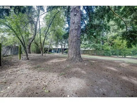 9706 SE Grant Court Portland OR 97216