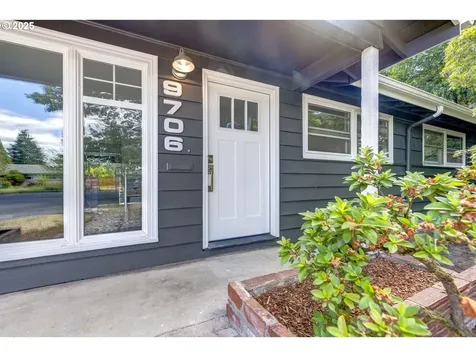 9706 SE Grant Court Portland OR 97216